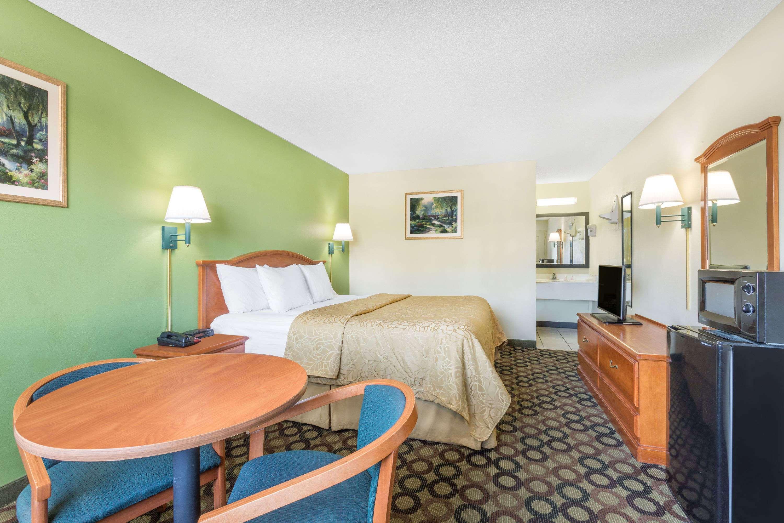 Economy Inn By Oyo Ashburn Exterior foto