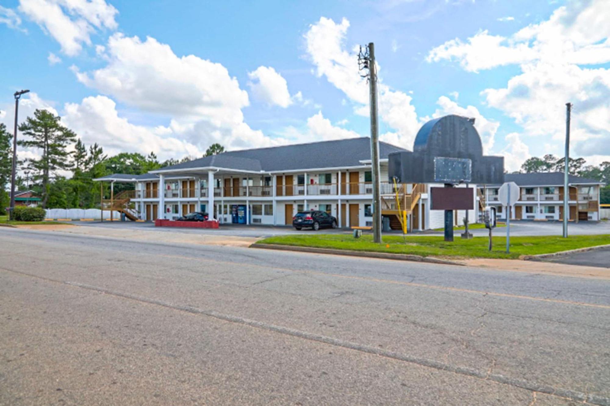Economy Inn By Oyo Ashburn Exterior foto