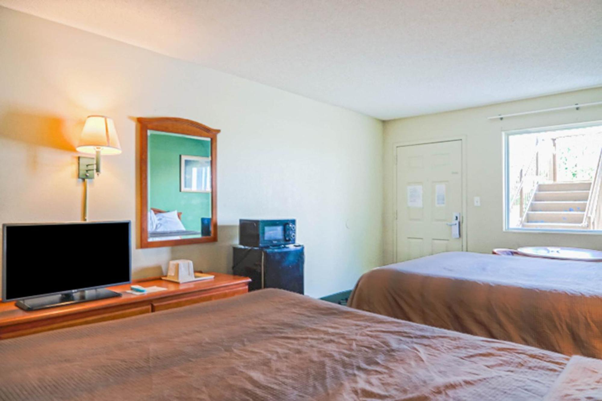 Economy Inn By Oyo Ashburn Exterior foto