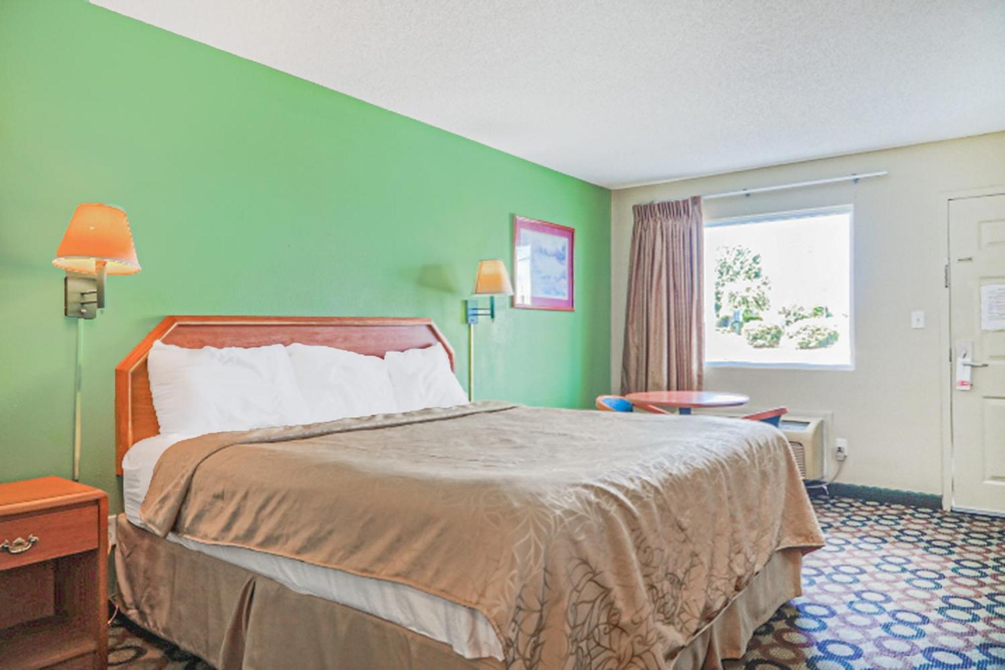 Economy Inn By Oyo Ashburn Exterior foto