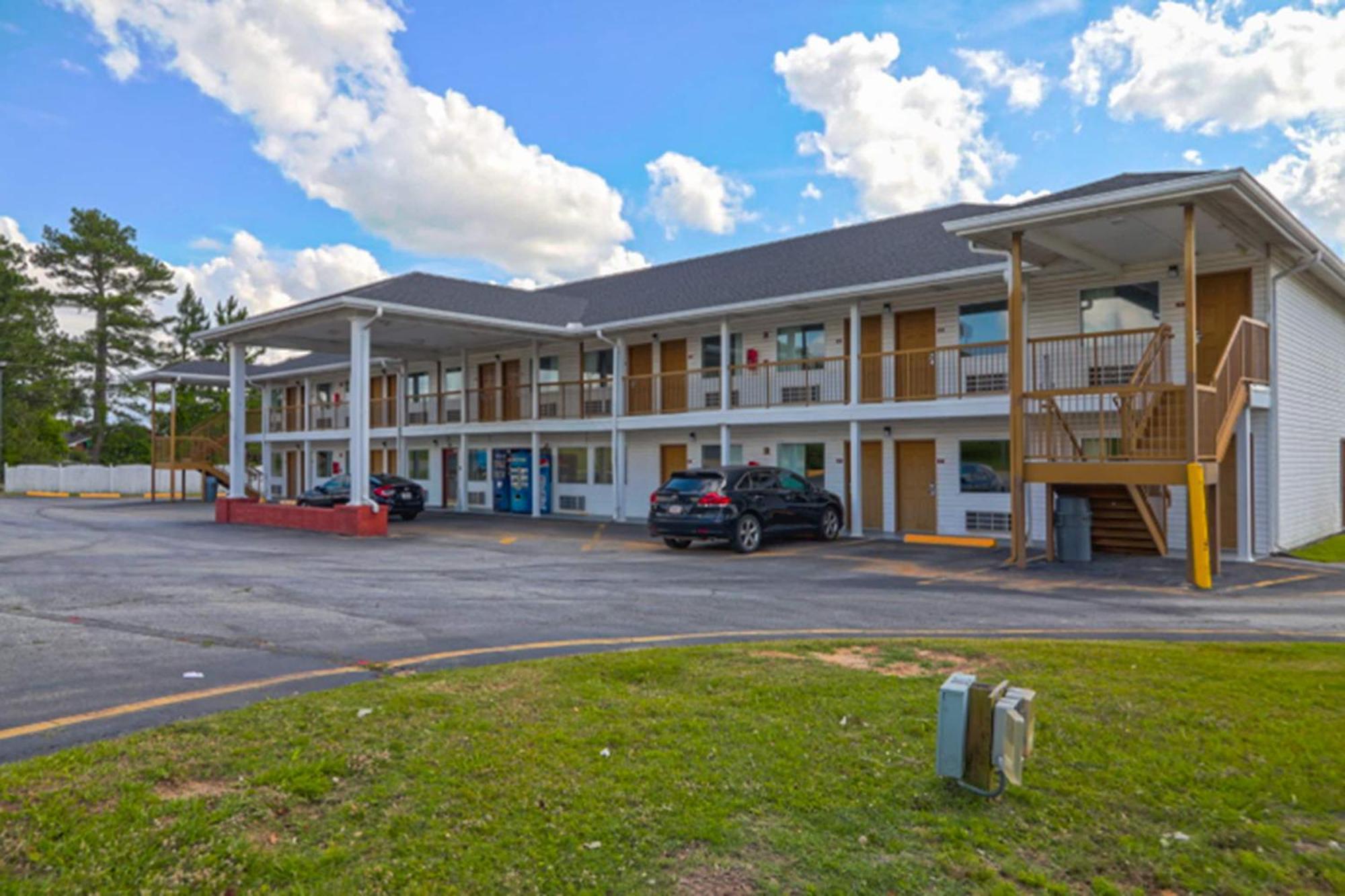 Economy Inn By Oyo Ashburn Exterior foto